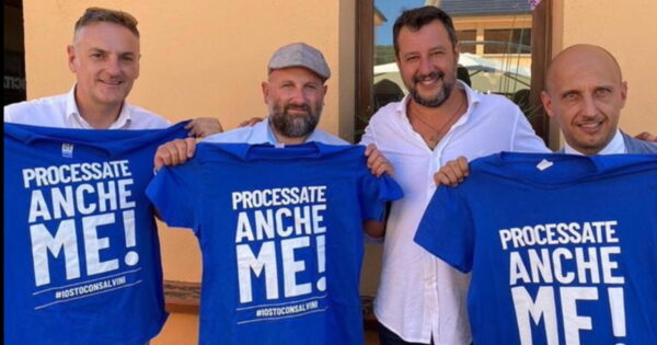 T-SHIRT "PROCESSATE ANCHE ME!"